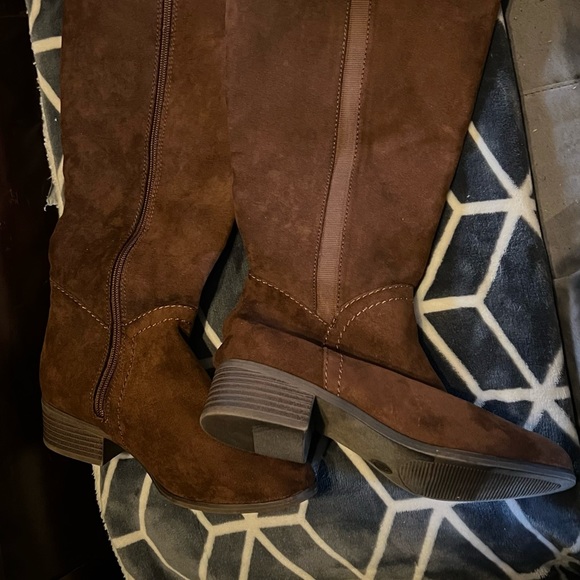 Camel color boots sz 7 - Picture 3 of 4